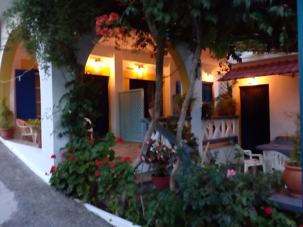 Alexandra Sofia Apartment Stafylos Bagian luar foto